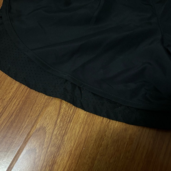 New! Alive Magnetics Sport Shorts Black Color Woman Size M - Picture 7 of 9